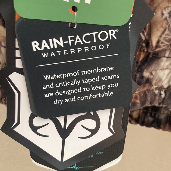 Habit Youth Cedar Branch Insulated Waterproof Bomber Jacket - Picture 10 of 11